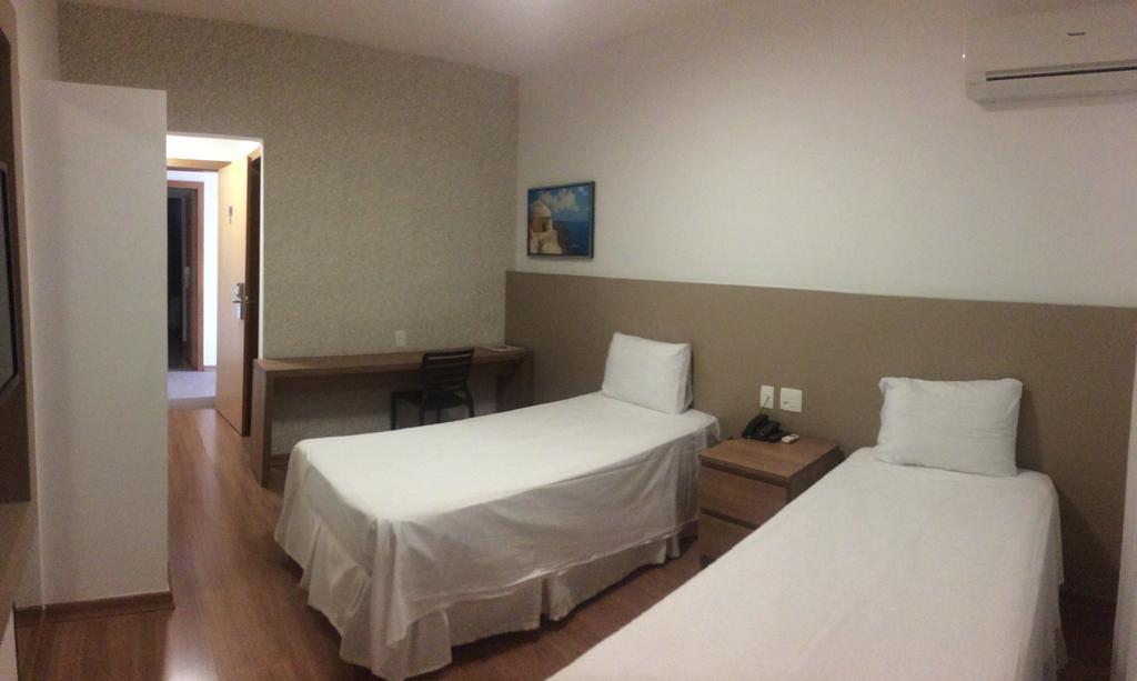 Lord Hotel Aeroporto Confins Веспасиано Номер фото