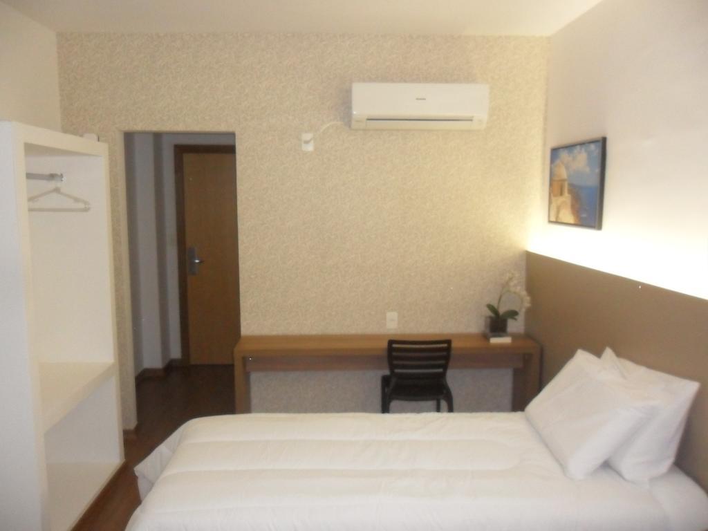 Lord Hotel Aeroporto Confins Веспасиано Номер фото